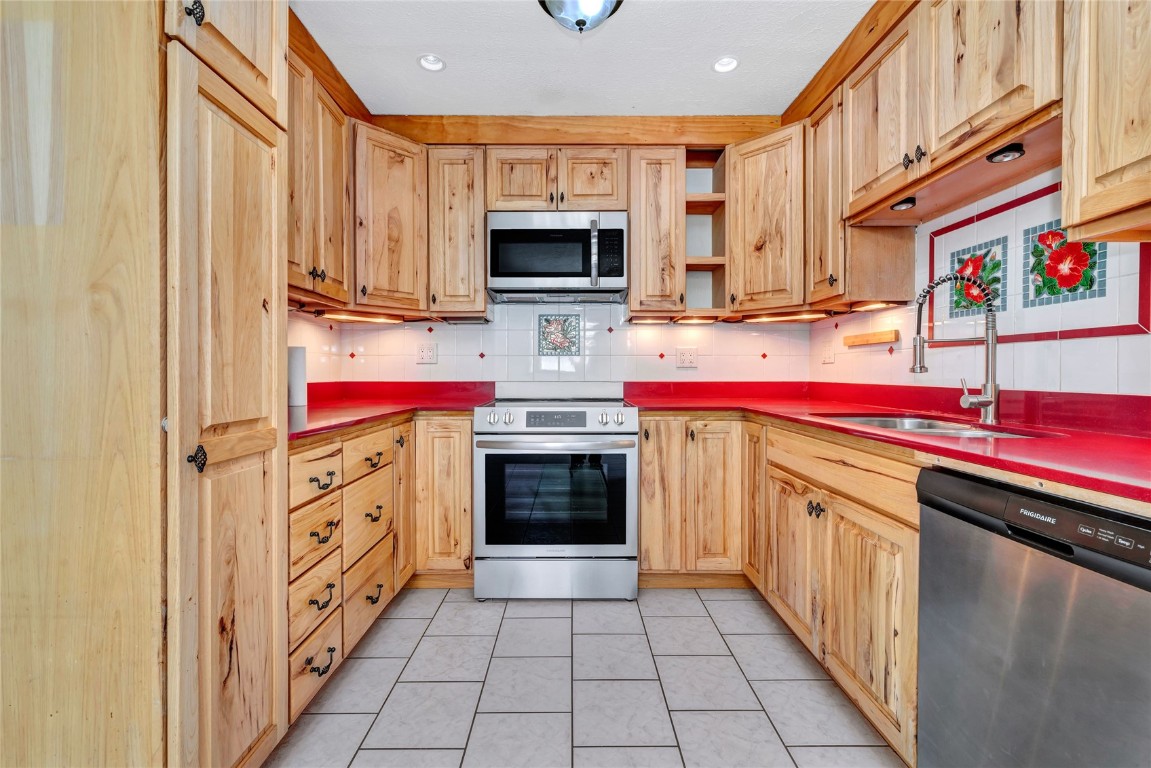 40521 Steamboat DRIVE