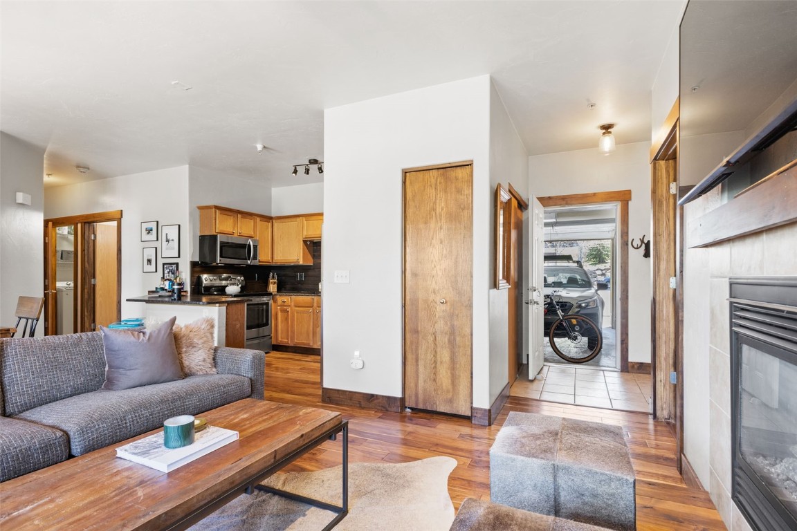 3330 Columbine DRIVE 1003