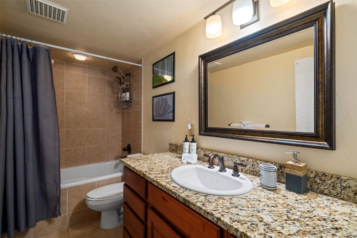 2430 Val Disere CIRCLE