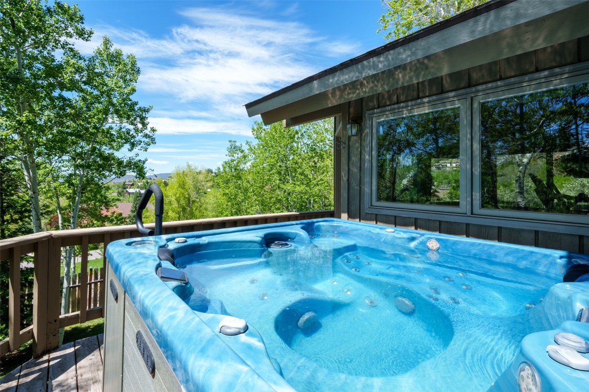 2430 Val Disere CIRCLE