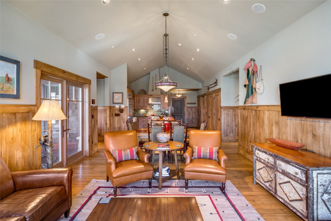 27150 Cowboy Up ROAD
