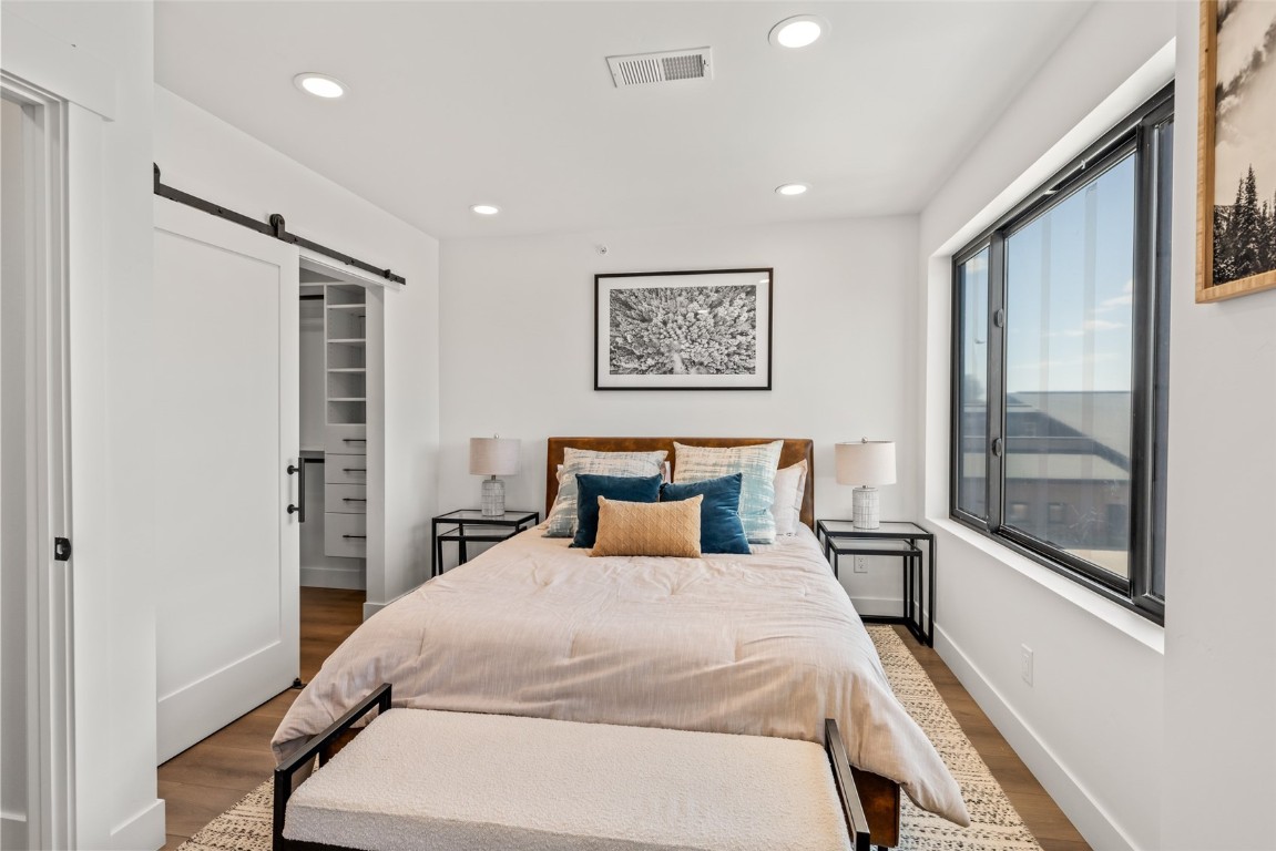 1875 Luna LANE 24
