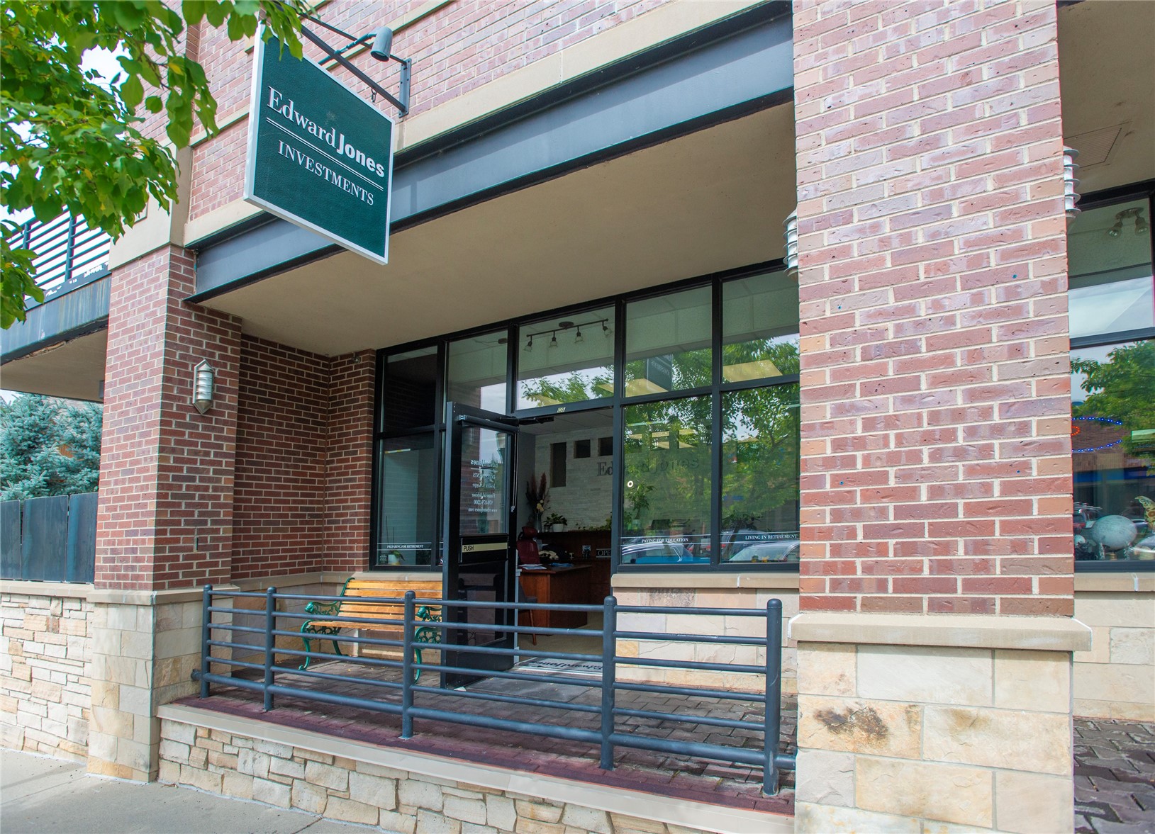 601 Lincoln AVENUE C5