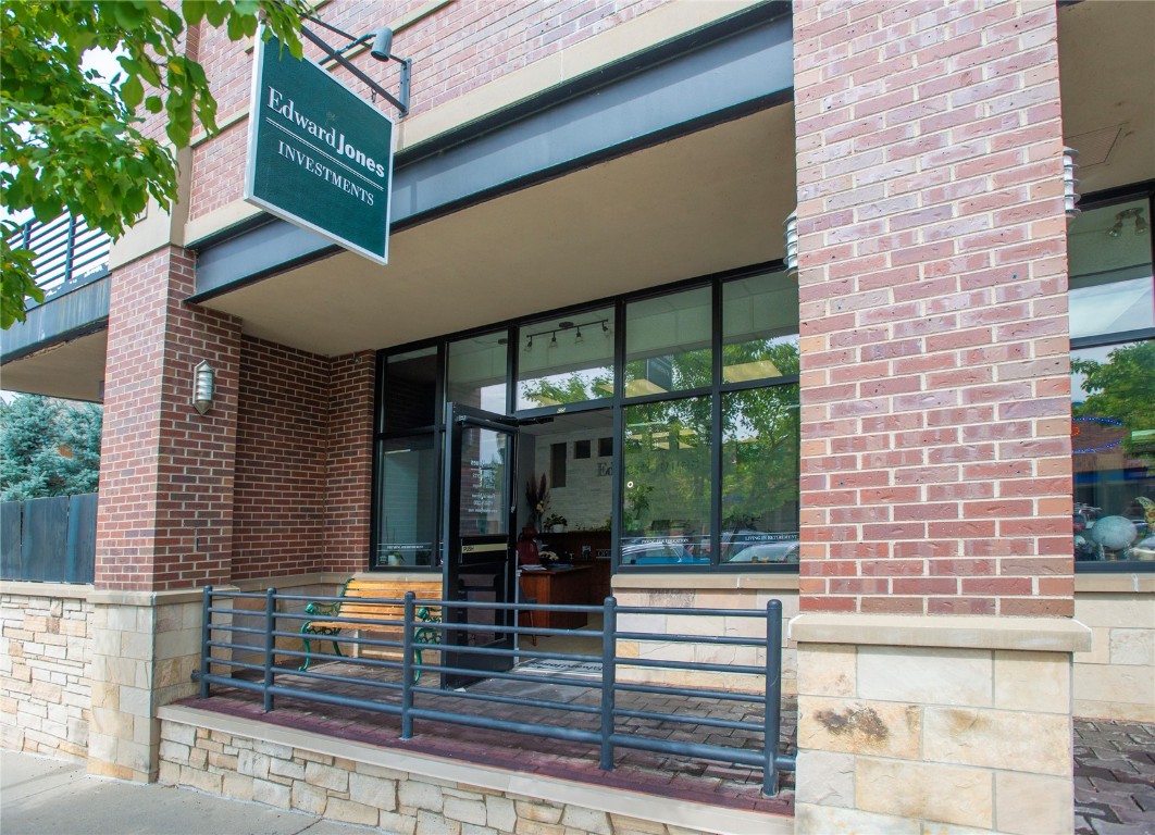 601 Lincoln AVENUE C5