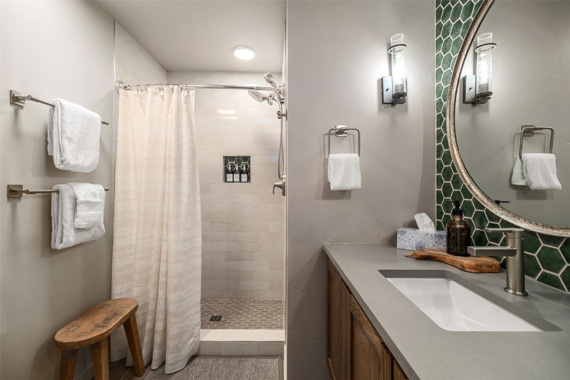 2470 Apres Ski WAY A102