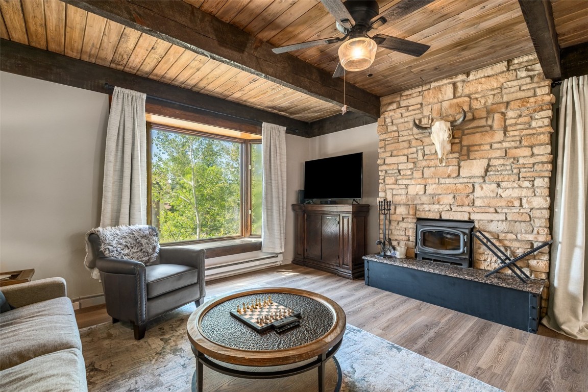 2470 Apres Ski WAY A102