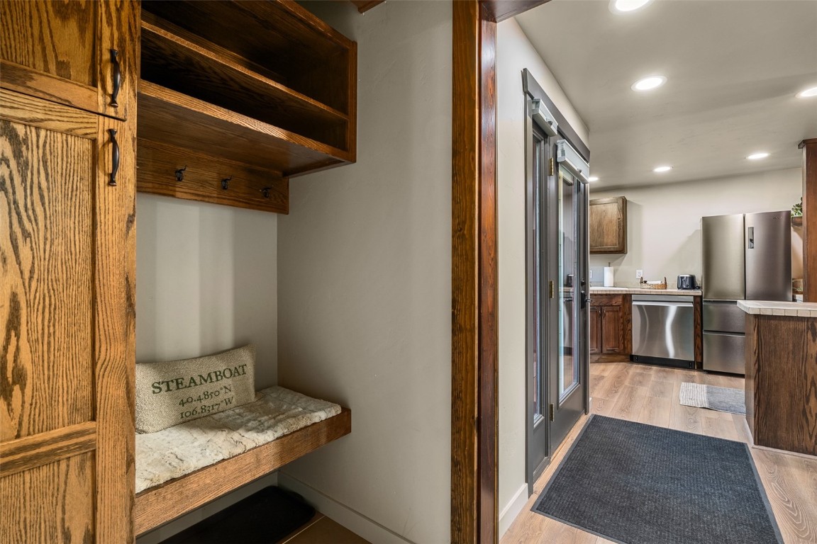 2470 Apres Ski WAY A102