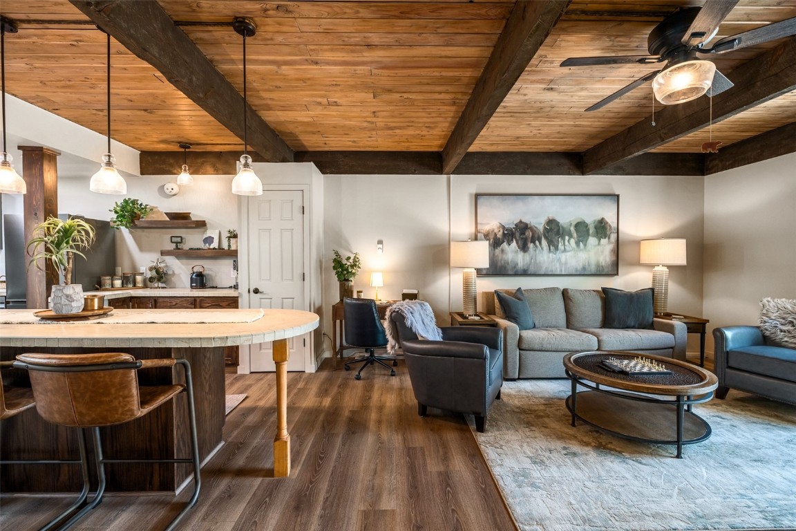 2470 Apres Ski WAY A102