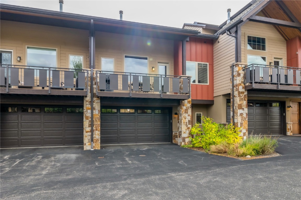 651 Clermont CIRCLE 651