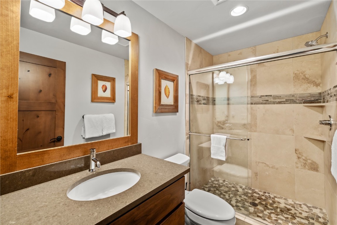 651 Clermont CIRCLE 651