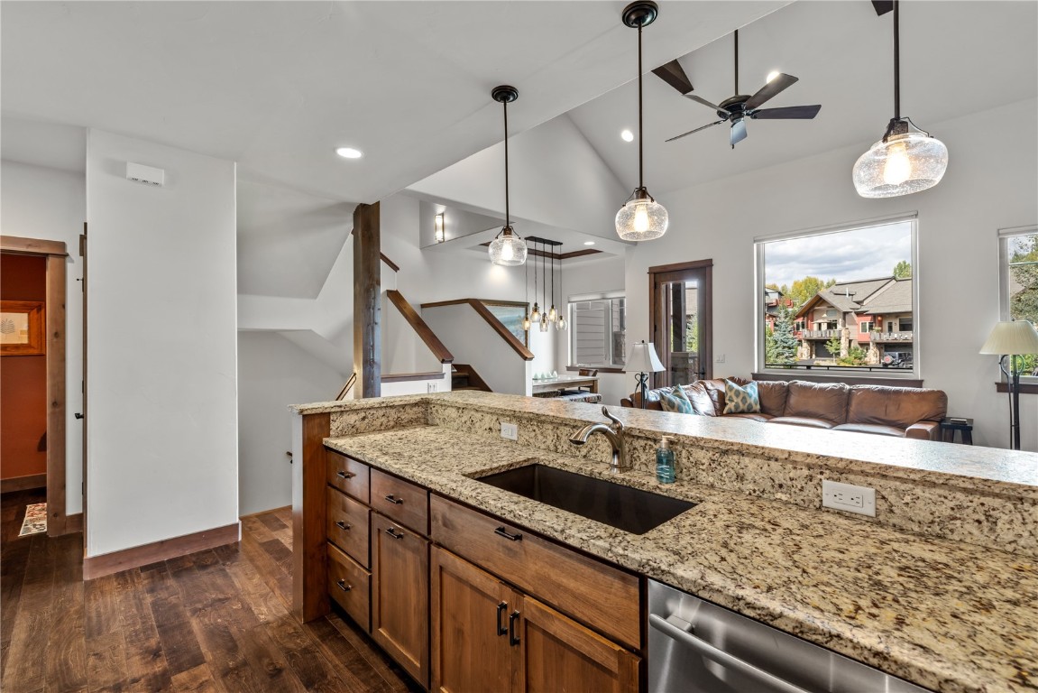 651 Clermont CIRCLE 651