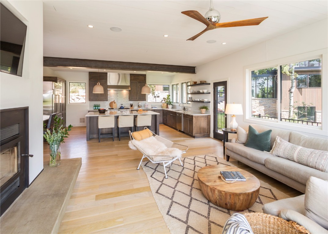 1975 Fish Creek Falls ROAD