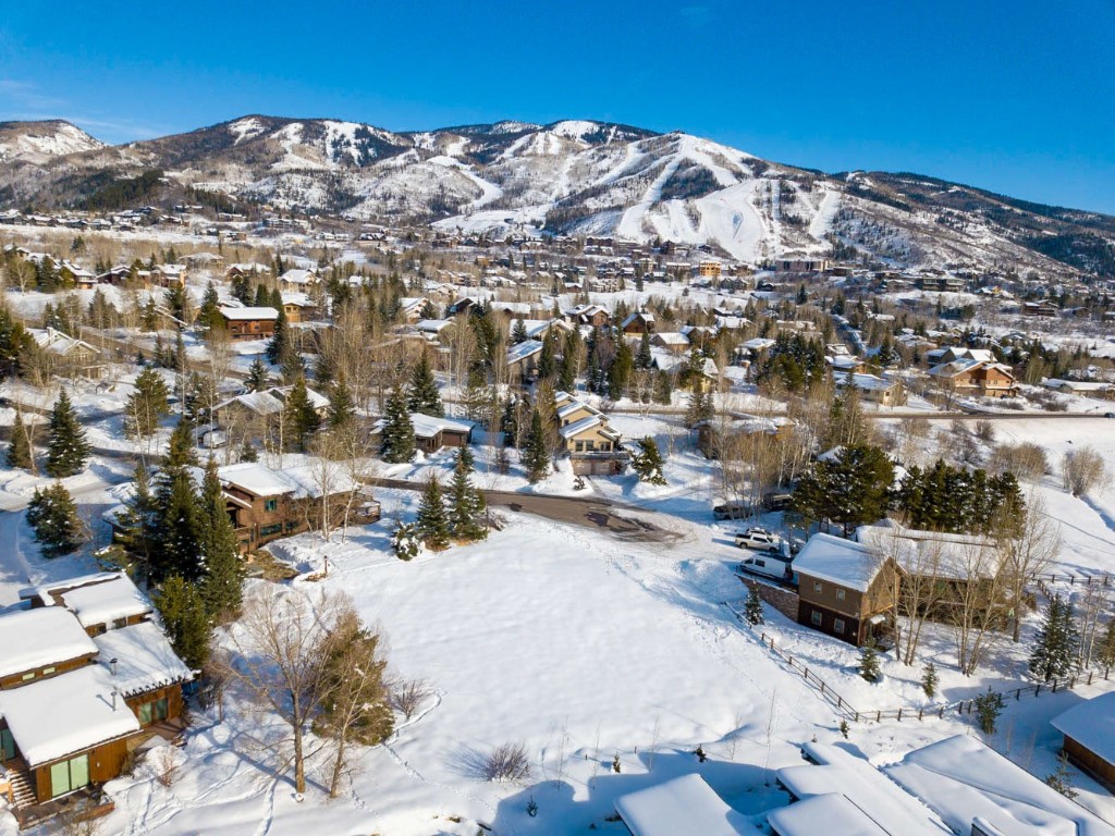 1455 Storm Peak LANE