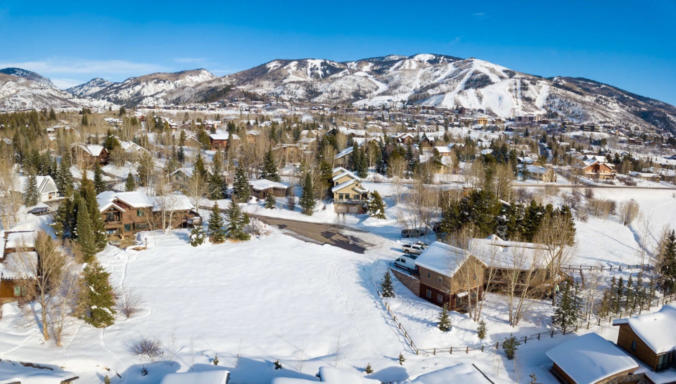 1455 Storm Peak LANE