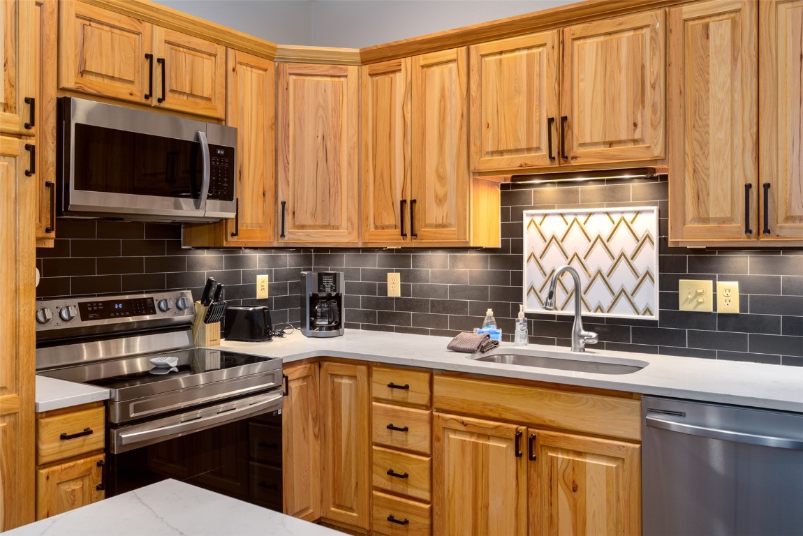 3448 Spring Valley DRIVE 10