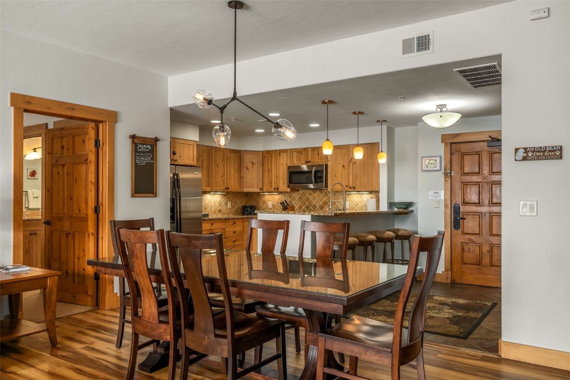 1875 Medicine Springs DRIVE 4107