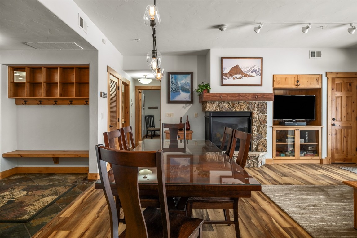 1875 Medicine Springs DRIVE 4107