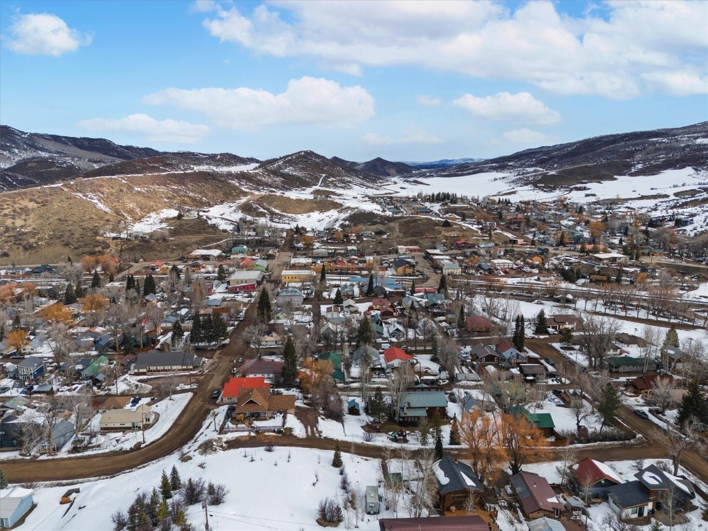 108 Oak Ridge CIRCLE