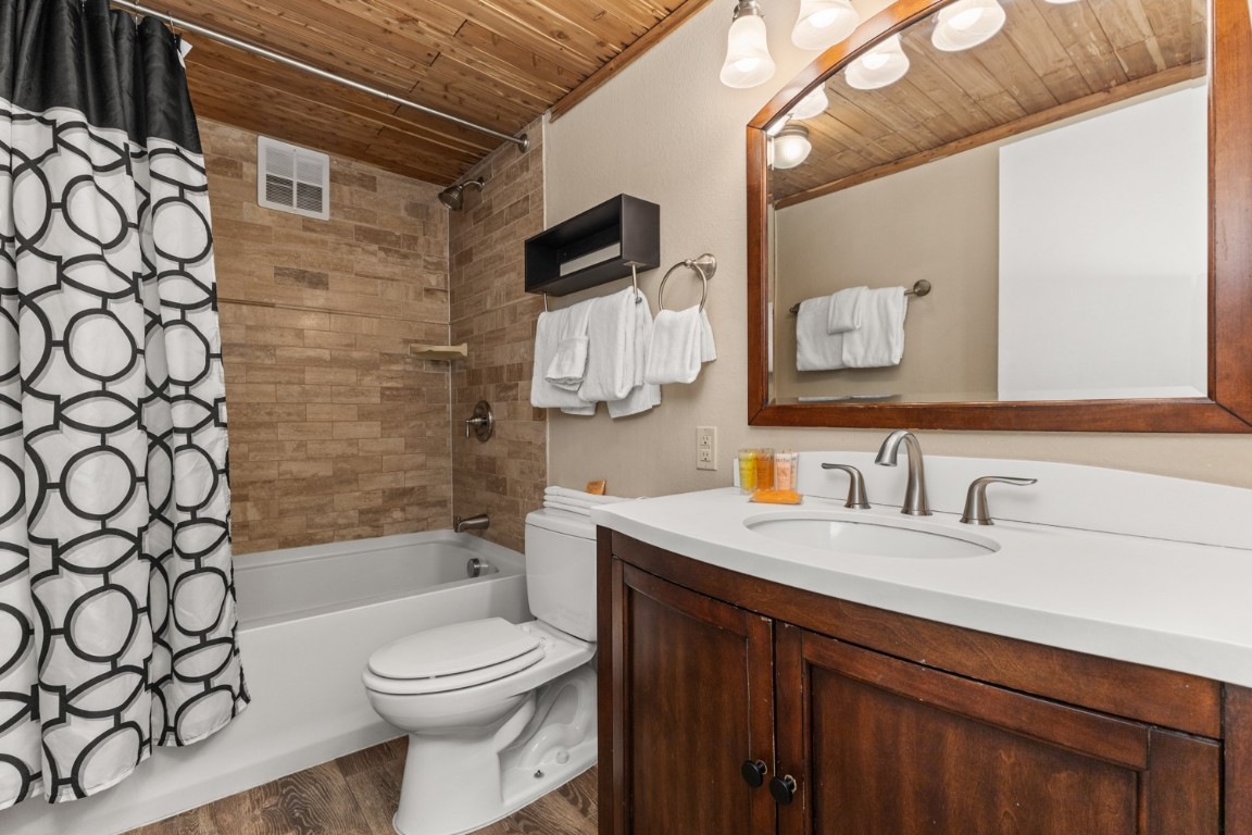 2626 Longthong ROAD 203