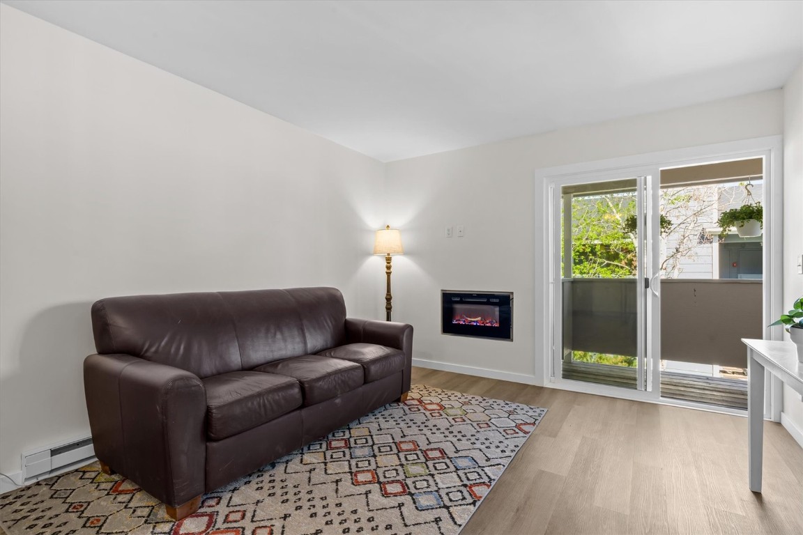 1375 Sparta Plaza 15