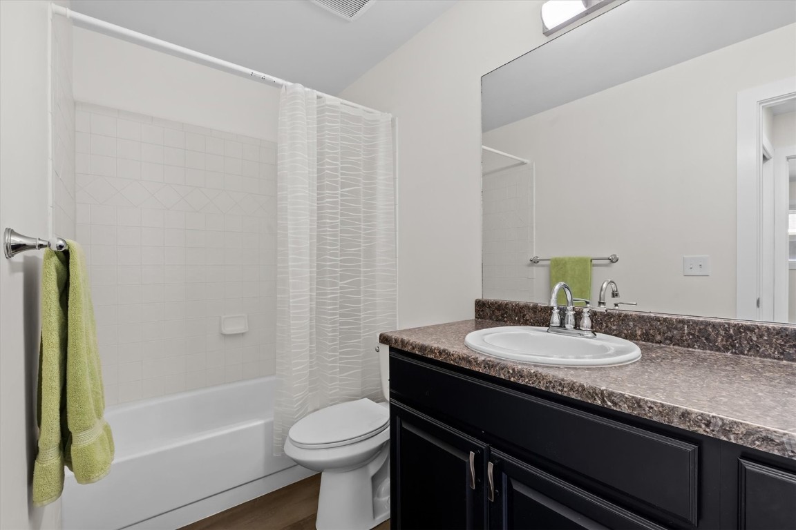 1375 Sparta Plaza 15