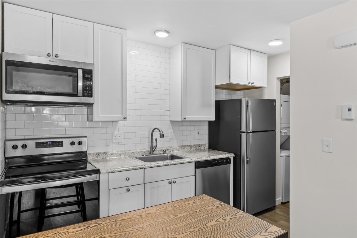 1375 Sparta Plaza 15