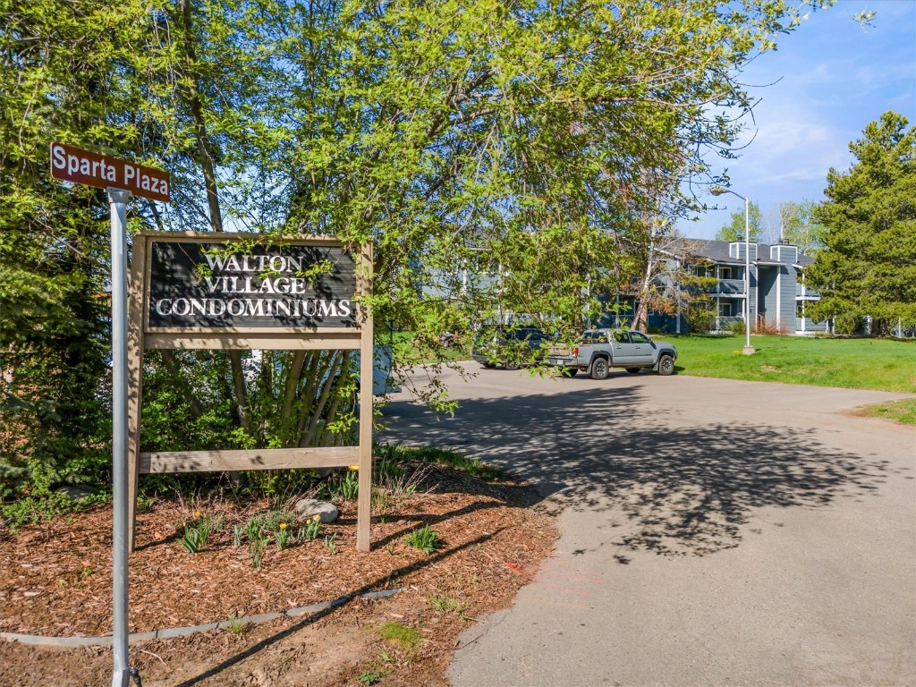 1375 Sparta Plaza 15