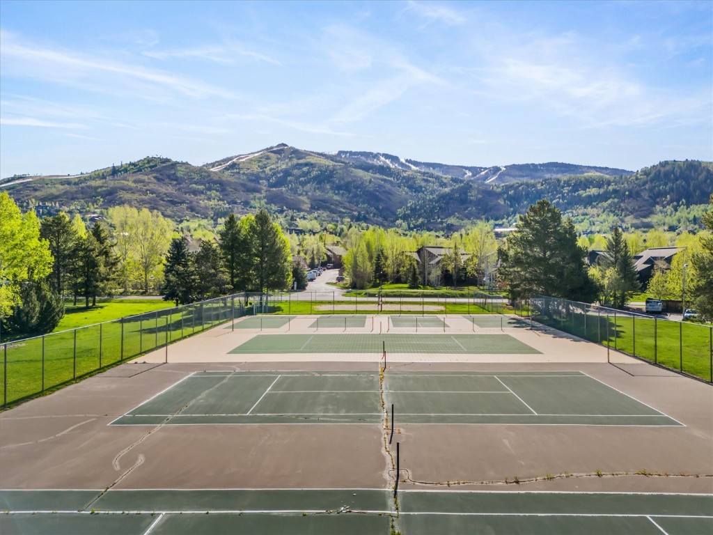 1375 Sparta Plaza 15