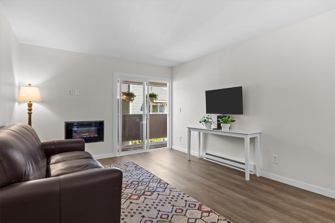 1375 Sparta Plaza 15