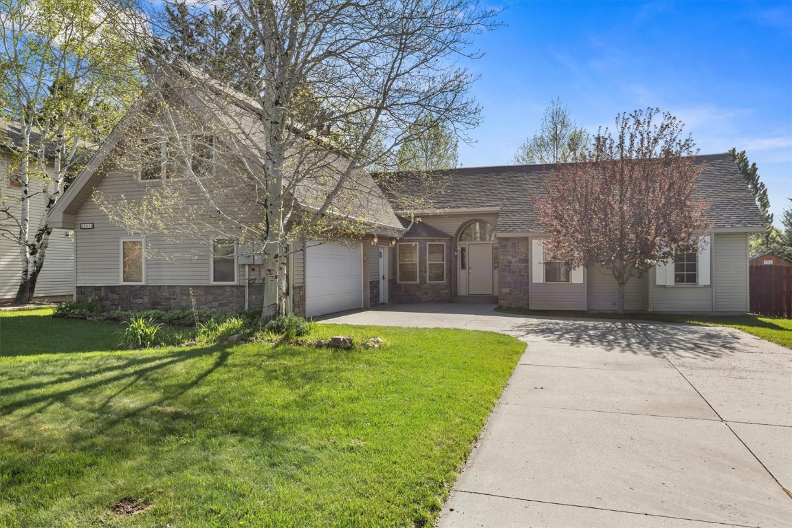 27418 Brandon CIRCLE