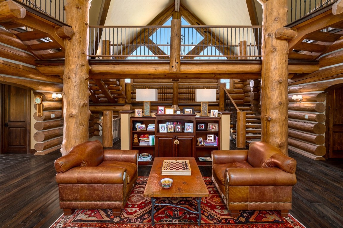 1910 Clubhouse DRIVE