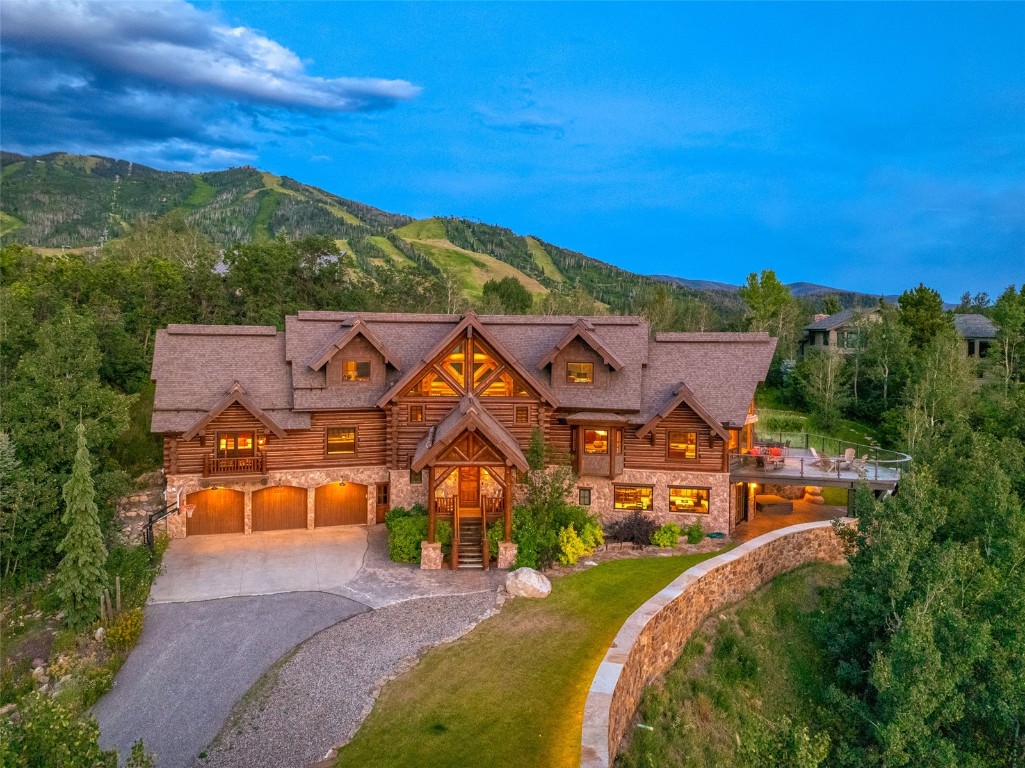 1910 Clubhouse DRIVE
