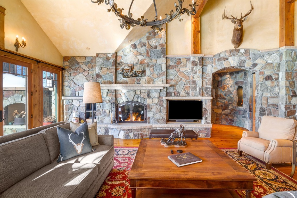 33800 Catamount DRIVE