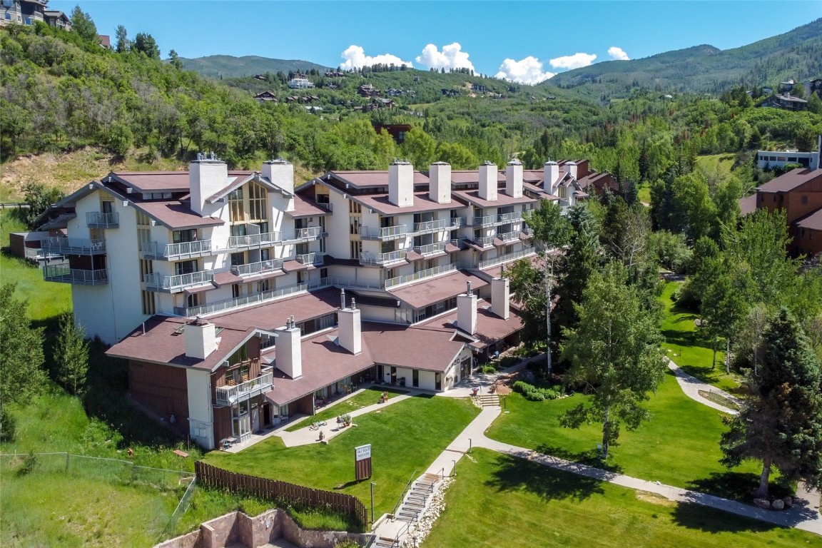 1920 Ski Time Square DRIVE 111