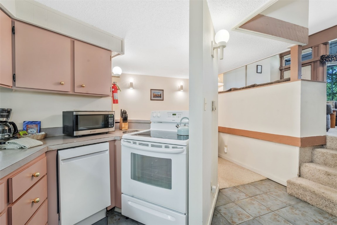 1920 Ski Time Square DRIVE 111