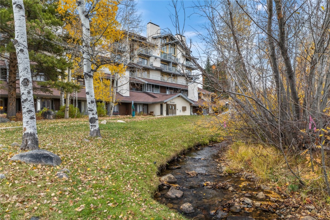 1920 Ski Time Square DRIVE 111