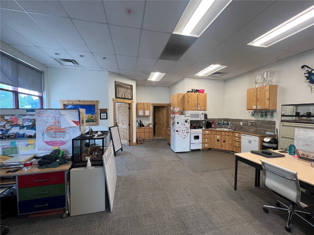 2201 Curve Plaza A105