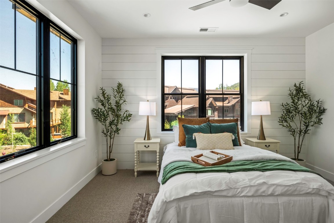 3323 Snowflake CIRCLE