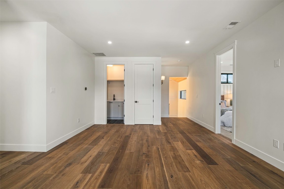 3323 Snowflake CIRCLE