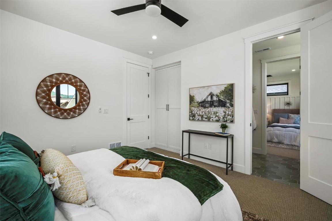 3323 Snowflake CIRCLE