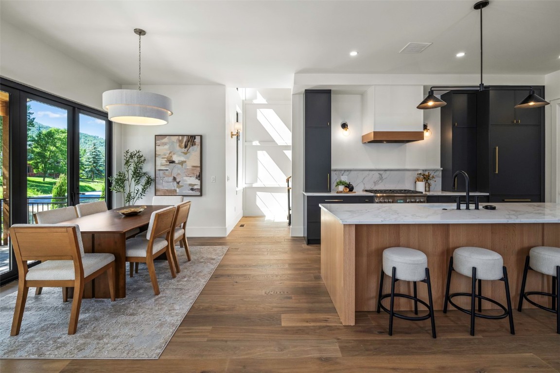 3323 Snowflake CIRCLE