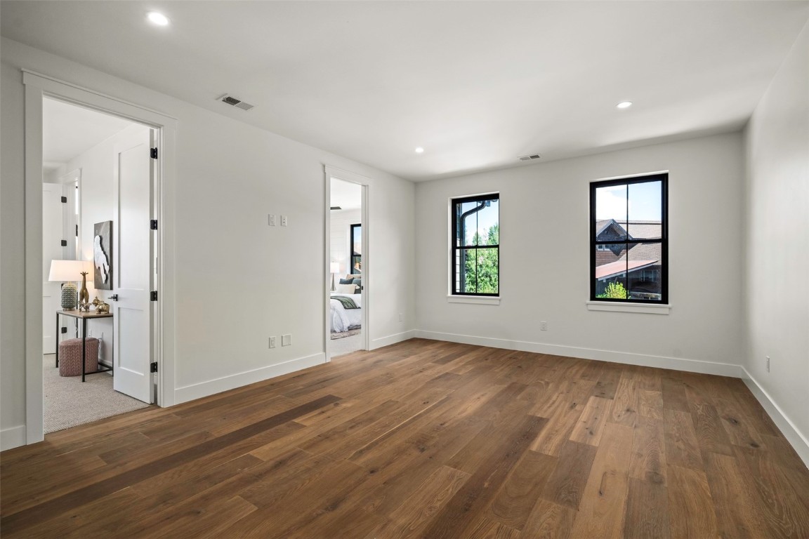 3323 Snowflake CIRCLE