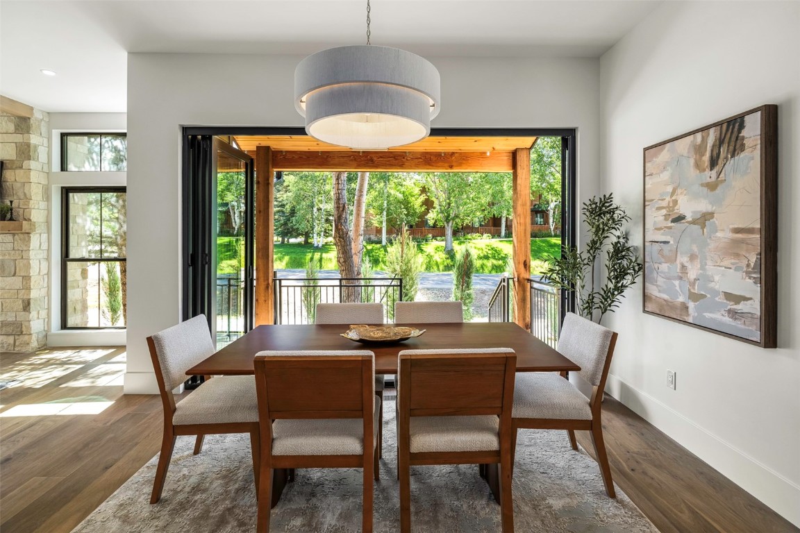 3323 Snowflake CIRCLE