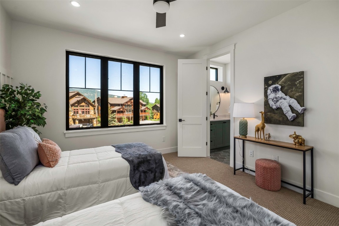 3323 Snowflake CIRCLE