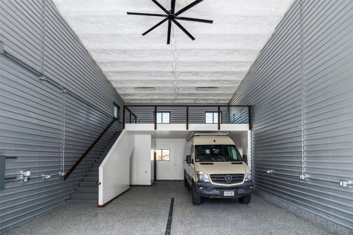 453 Commerce STREET B2