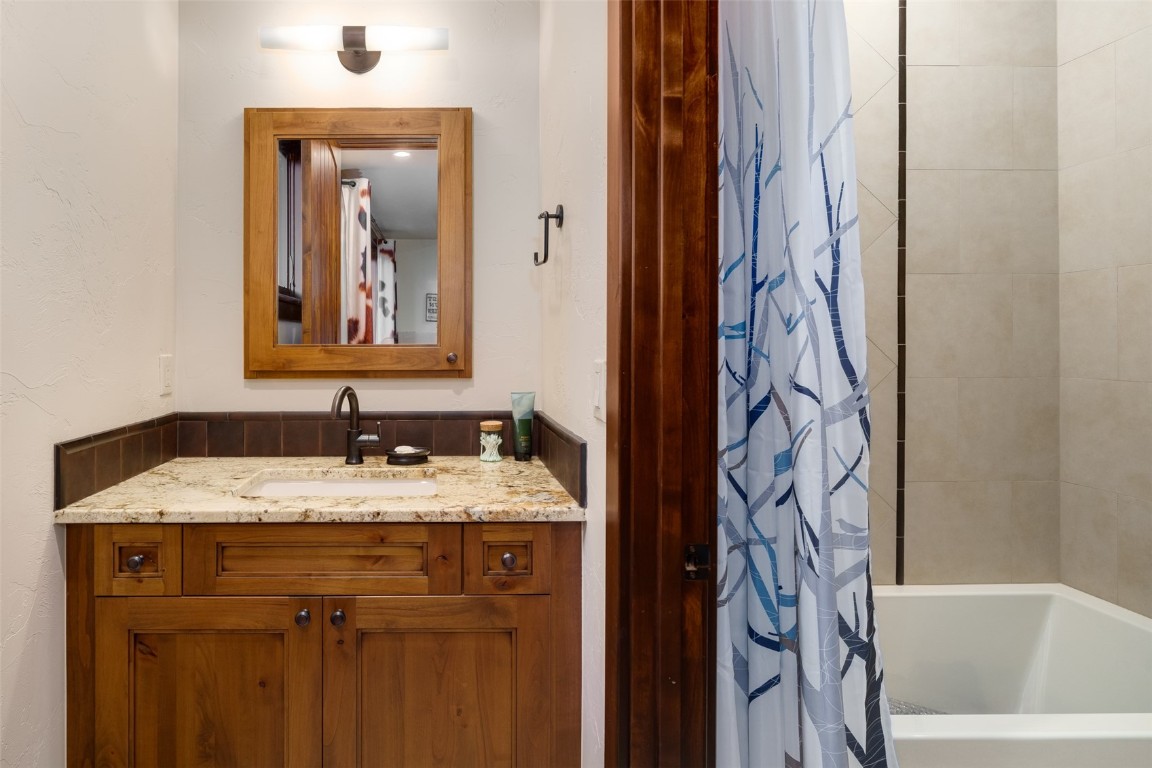 28100 Columbine Ridge