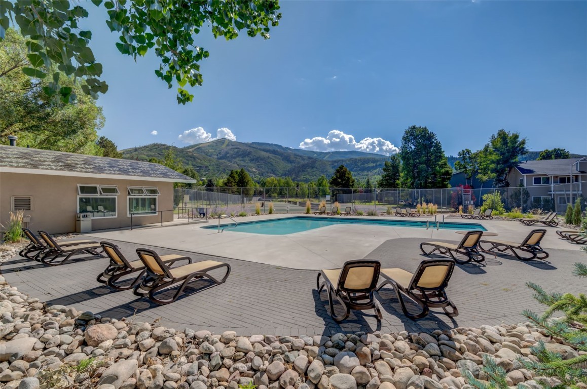 1385 Sparta Plaza 3