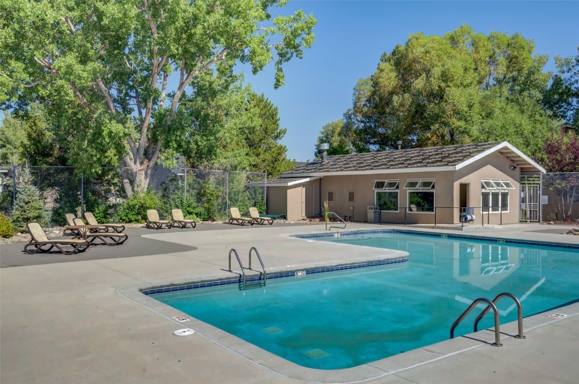 1385 Sparta Plaza 3