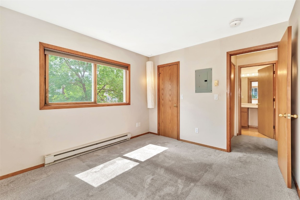 1385 Sparta Plaza 3
