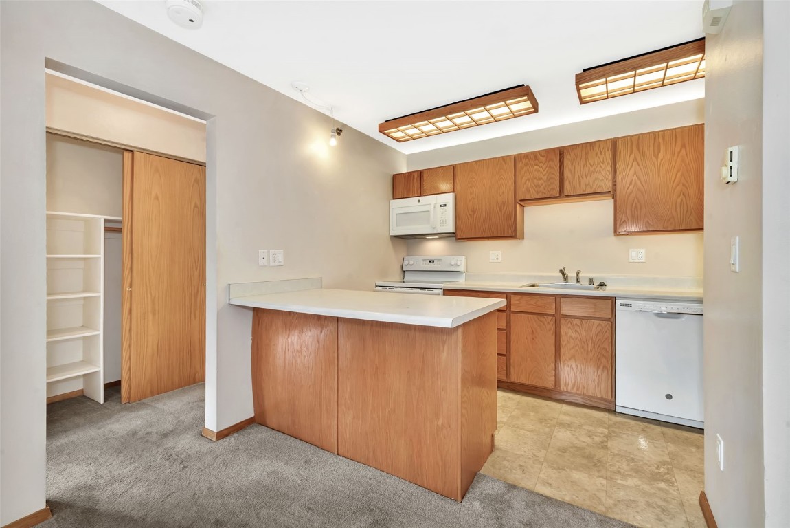 1385 Sparta Plaza 3